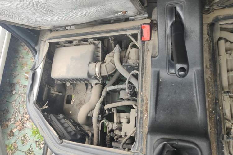 Used Wuling Zhiguang 2020 1.2L Practical Model China VI LSI Engine Bay Right