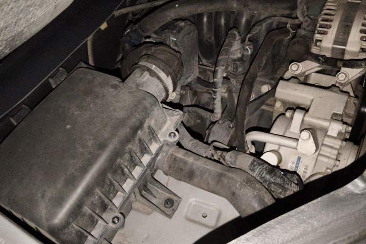 Used Wuling Zhiguang 2020 1.2L Practical Model China VI LSI Engine Bay Right