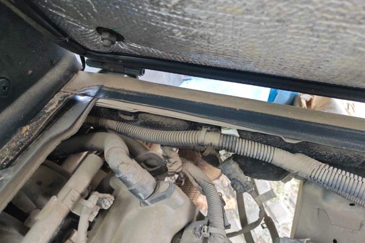 Used Wuling Zhiguang 2020 1.2L Practical Model China VI LSI Engine Bay Right