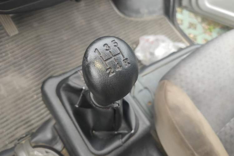 Used Wuling Zhiguang 2020 1.2L Practical Model China VI LSI Gear Lever
