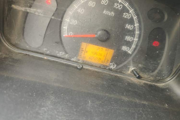Used Wuling Zhiguang 2020 1.2L Practical Model China VI LSI Odometer Close Up