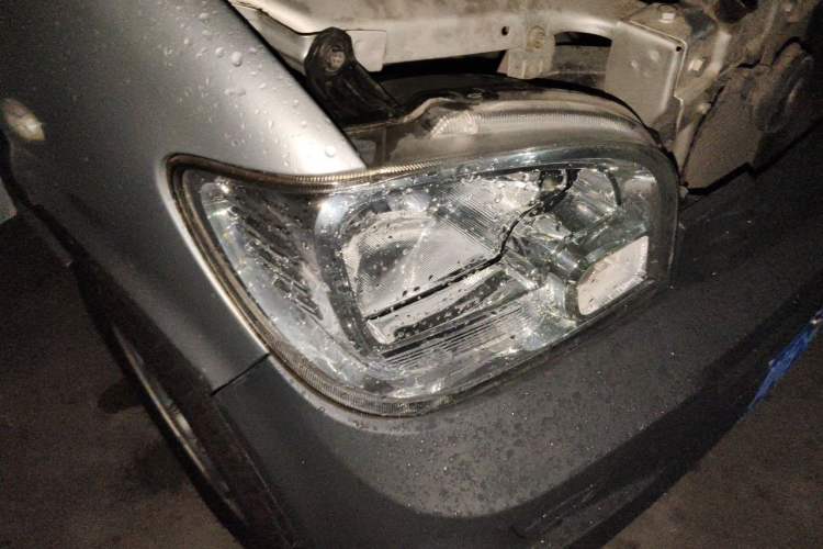 Used Wuling Zhiguang 2020 1.2L Practical Model China VI LSI Right Front Headlight