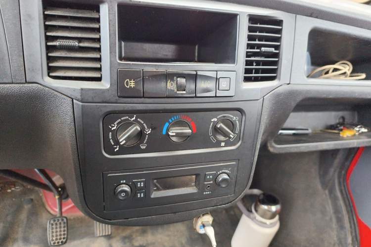 Used Wuling Zhiguang 2020 1.2L Practical Model China VI LSI Audio And AC Panel