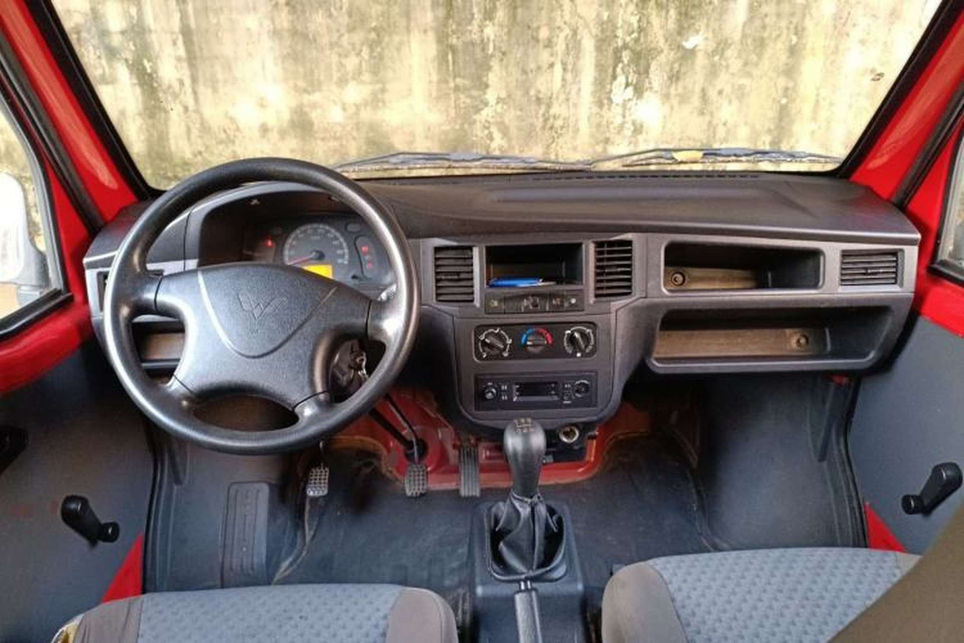 Used Wuling Zhiguang 2020 1.2L Practical Model China VI LSI Center Console