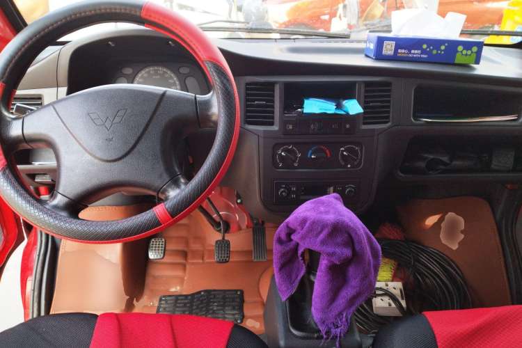 Used Wuling Zhiguang 2020 1.2L Practical Model China VI LSI Center Console