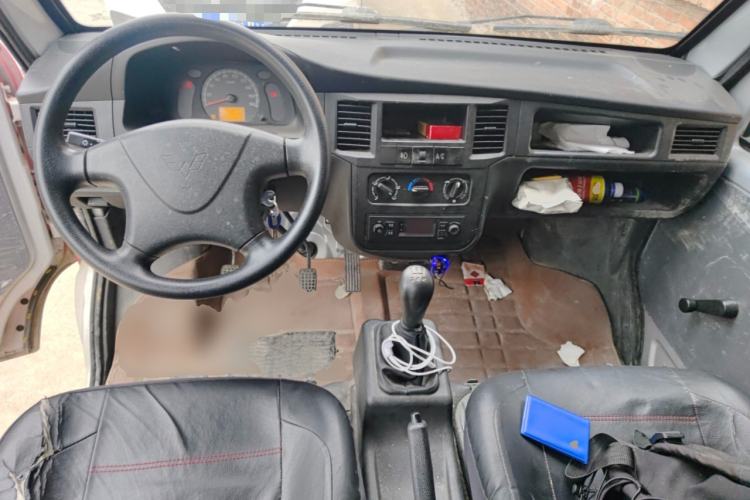 Used Wuling Zhiguang 2020 1.2L Practical Model China VI LSI Center Console
