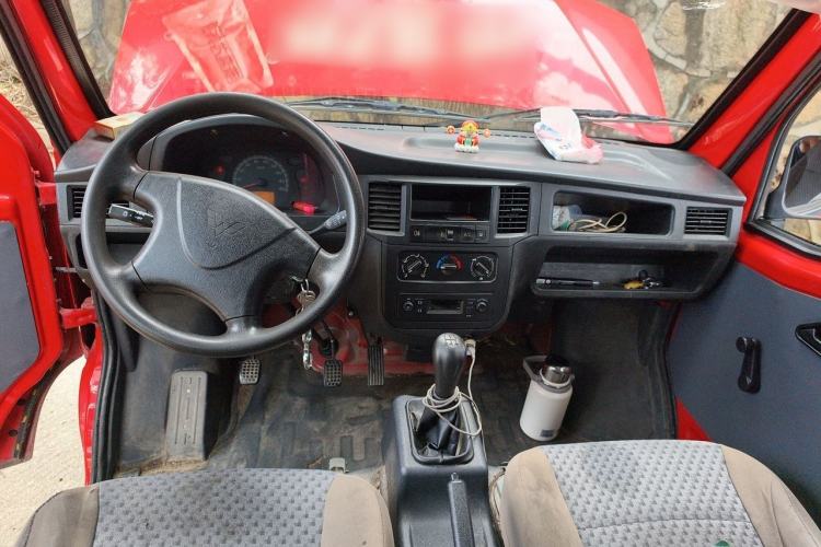 Used Wuling Zhiguang 2020 1.2L Practical Model China VI LSI Center Console