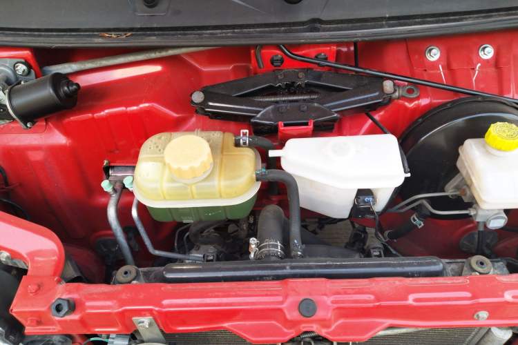 Used Wuling Zhiguang 2020 1.2L Practical Model China VI LSI Engine Bay
