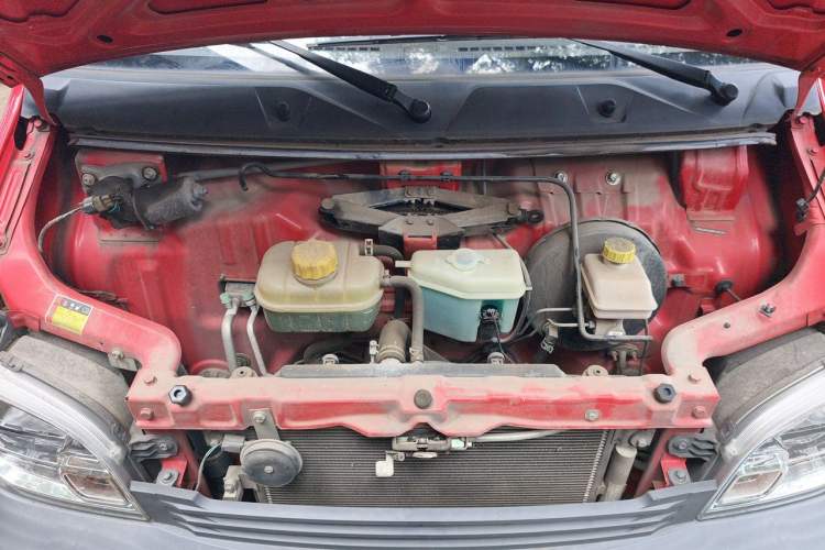 Used Wuling Zhiguang 2020 1.2L Practical Model China VI LSI Engine Bay