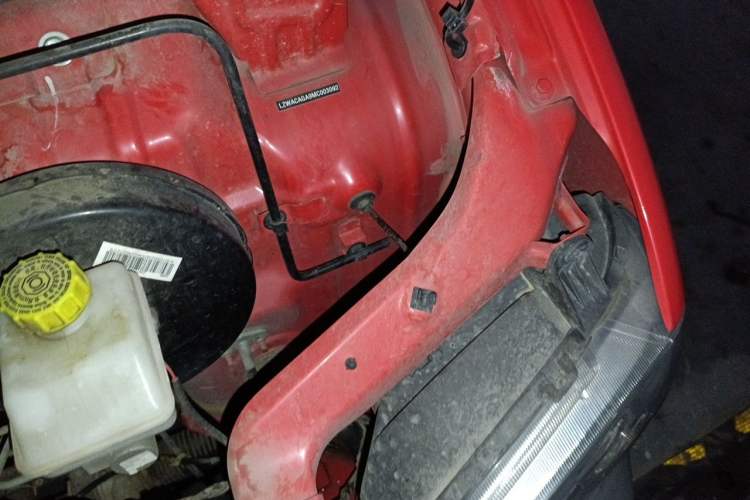 Used Wuling Zhiguang 2020 1.2L Practical Model China VI LSI Engine Bay Left