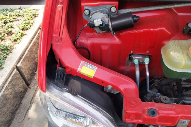Used Wuling Zhiguang 2020 1.2L Practical Model China VI LSI Engine Bay Right