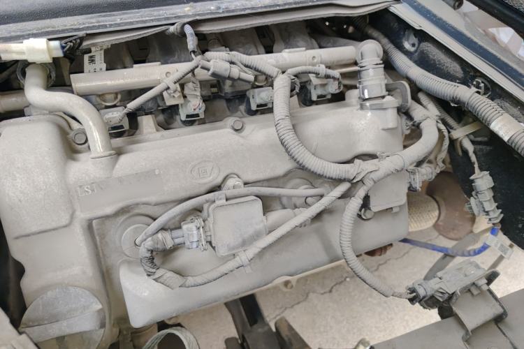 Used Wuling Zhiguang 2020 1.2L Practical Model China VI LSI Engine Bay Right