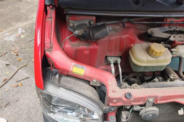 Used Wuling Zhiguang 2020 1.2L Practical Model China VI LSI Engine Bay Right