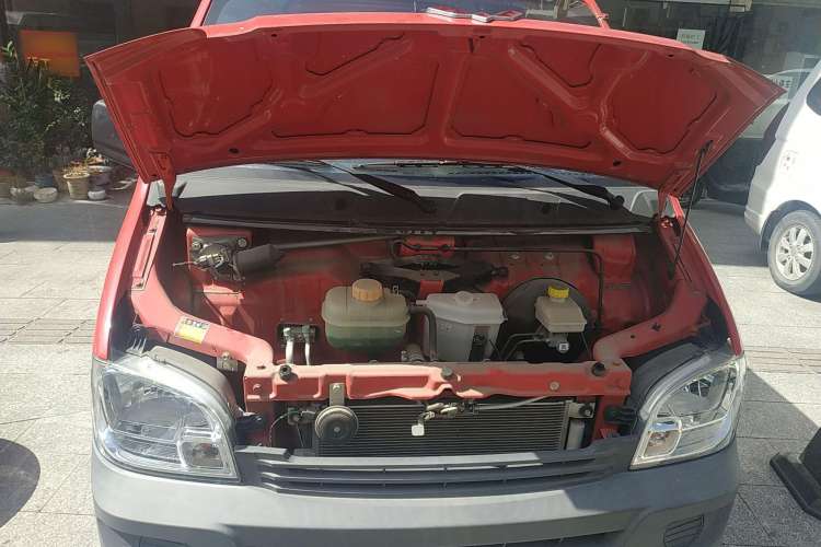 Used Wuling Zhiguang 2020 1.2L Practical Model China VI LSI Engine Bay