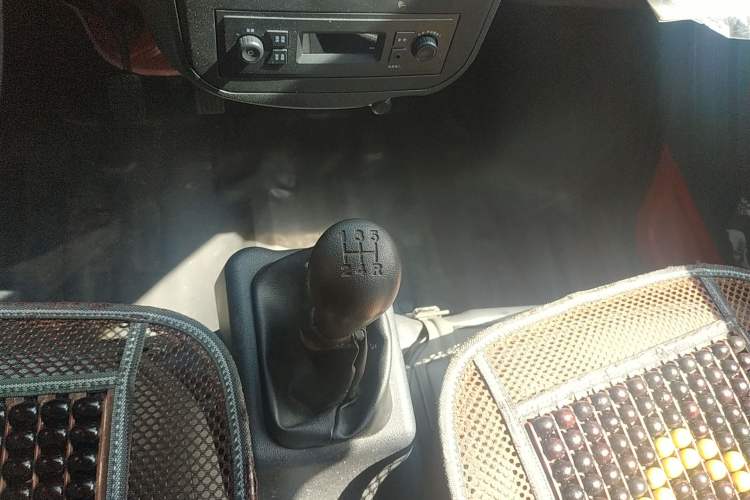 Used Wuling Zhiguang 2020 1.2L Practical Model China VI LSI Gear Lever