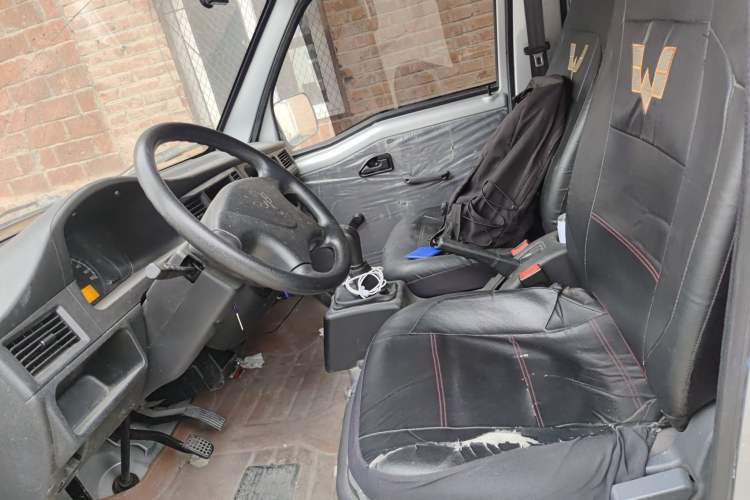 Used Wuling Zhiguang 2020 1.2L Practical Model China VI LSI Left Front Seat