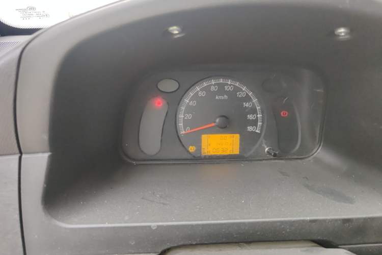 Used Wuling Zhiguang 2020 1.2L Practical Model China VI LSI Odometer Close Up