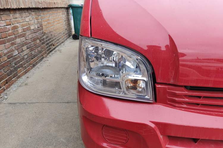 Used Wuling Zhiguang 2020 1.2L Practical Model China VI LSI Right Front Headlight
