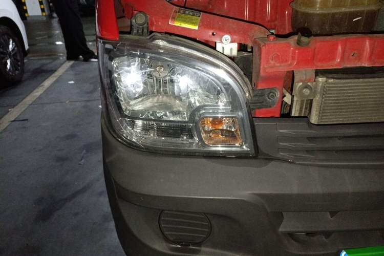 Used Wuling Zhiguang 2020 1.2L Practical Model China VI LSI Right Front Headlight