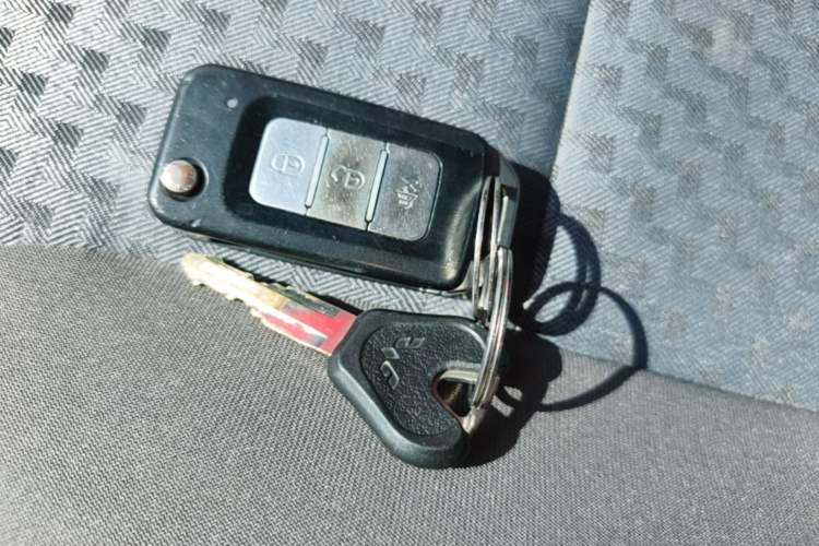 Used Wuling Zhiguang 2020 1.2L Practical Model China VI LSI Vehicle Key