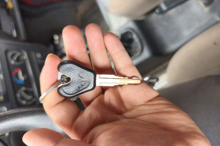 Used Wuling Zhiguang 2020 1.2L Practical Model China VI LSI Vehicle Key