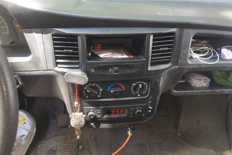 Used Wuling Zhiguang 2020 1.2L Practical Model China VI LSI Audio And AC Panel