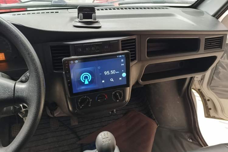 Used Wuling Zhiguang 2020 1.2L Van Utility Model China VI Emission Standard 2 Seats LSI Audio And AC Panel