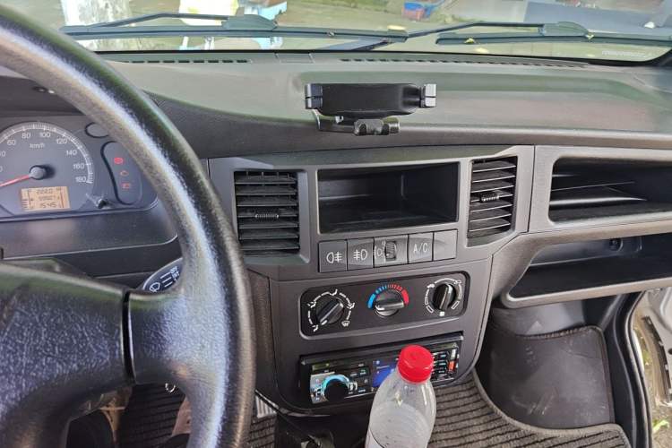 Used Wuling Zhiguang 2020 1.2L Practical Model China VI LSI Audio And AC Panel