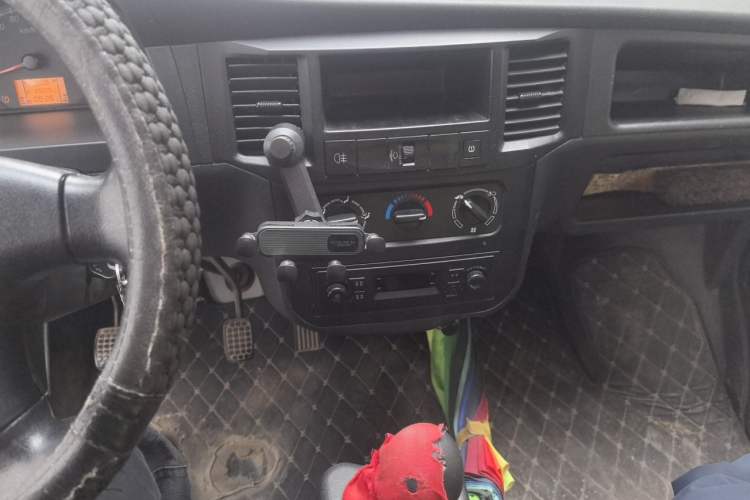 Used Wuling Zhiguang 2020 1.2L Practical Model China VI LSI Audio And AC Panel
