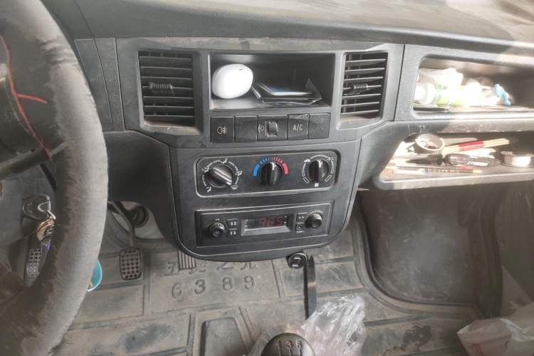 Used Wuling Zhiguang 2020 1.2L Practical Model China VI LSI Audio And AC Panel