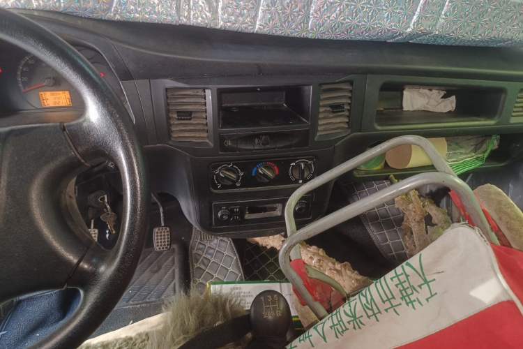 Used Wuling Zhiguang 2020 1.2L Van Utility Model China VI Emission Standard 2 Seats LSI Audio And AC Panel