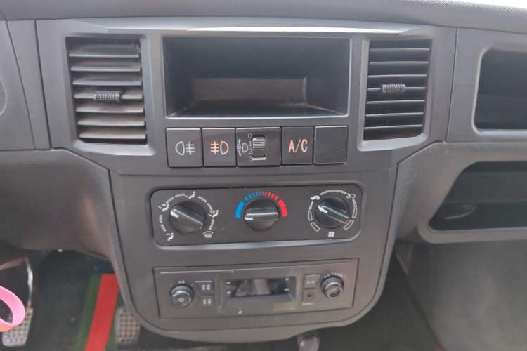 Used Wuling Zhiguang 2020 1.2L Van Utility Model China VI Emission Standard 2 Seats LSI Audio And AC Panel