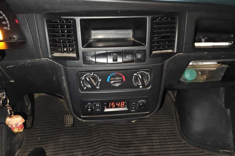 Used Wuling Zhiguang 2020 1.2L Practical Model China VI LSI Audio And AC Panel