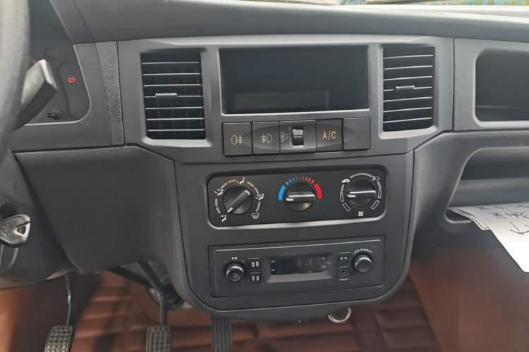 Used Wuling Zhiguang 2020 1.2L Van Utility Model China VI Emission Standard 2 Seats LSI Audio And AC Panel