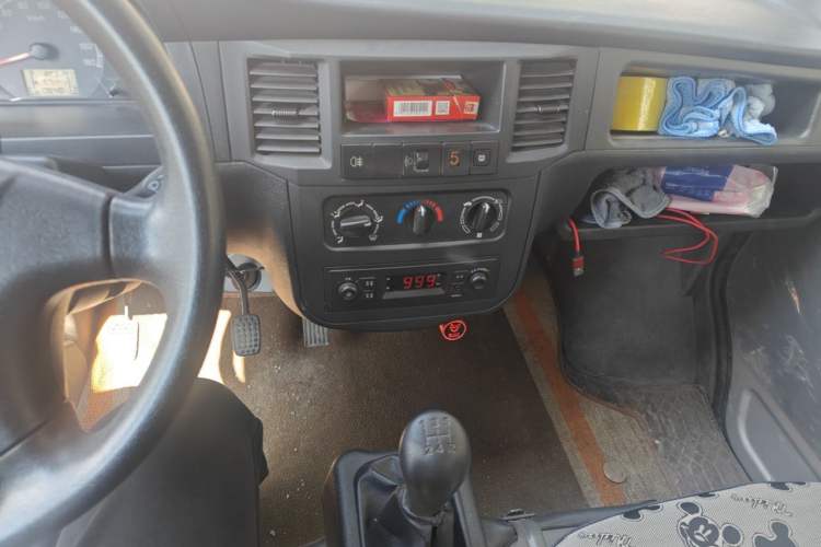 Used Wuling Zhiguang 2020 1.2L Practical Model China VI LSI Audio And AC Panel