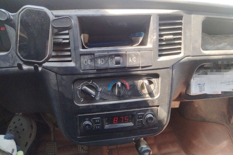 Used Wuling Zhiguang 2020 1.2L Practical Model China VI LSI Audio And AC Panel