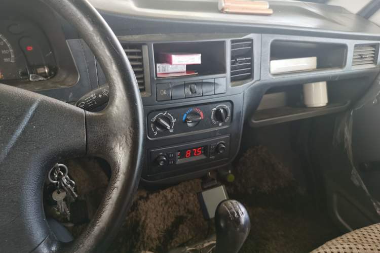 Used Wuling Zhiguang 2020 1.2L Practical Model China VI LSI Audio And AC Panel