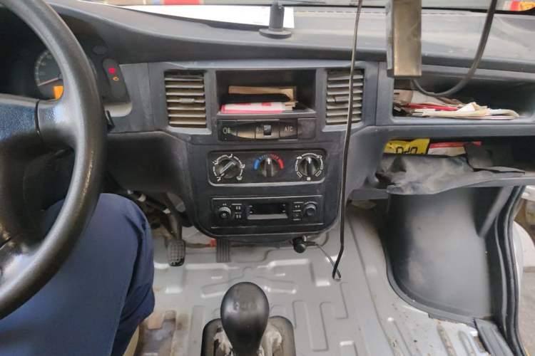 Used Wuling Zhiguang 2020 1.2L Practical Model China VI LSI Audio And AC Panel