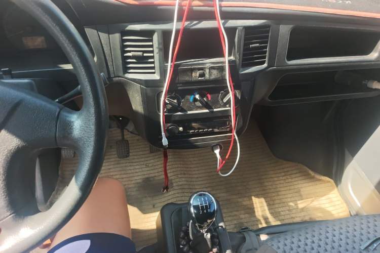Used Wuling Zhiguang 2020 1.2L Practical Model China VI LSI Audio And AC Panel