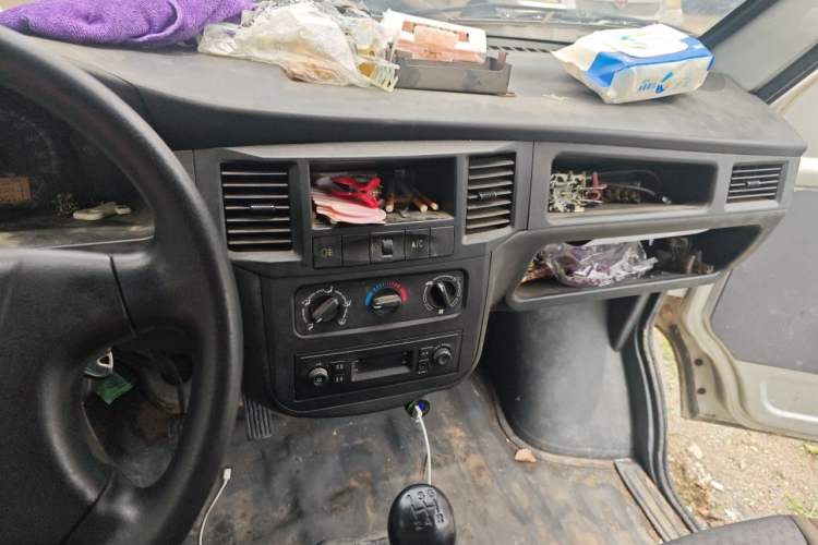 Used Wuling Zhiguang 2020 1.2L Practical Model China VI LSI Audio And AC Panel