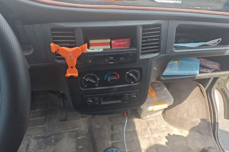 Used Wuling Zhiguang 2020 1.2L Practical Model China VI LSI Audio And AC Panel