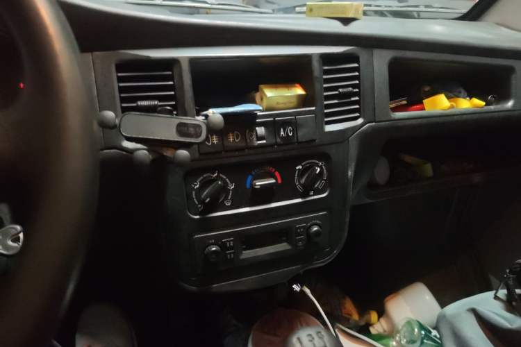 Used Wuling Zhiguang 2020 1.2L Practical Model China VI LSI Audio And AC Panel