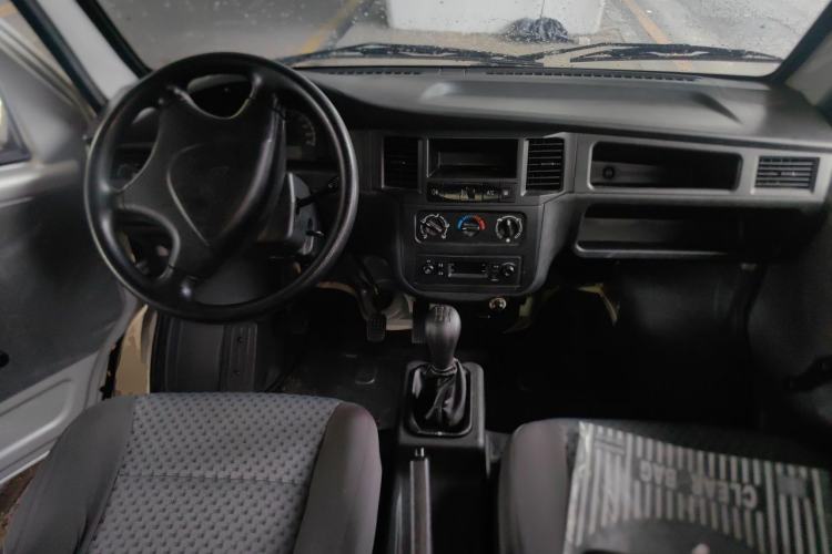 Used Wuling Zhiguang 2020 1.2L Practical Model China VI LSI Center Console