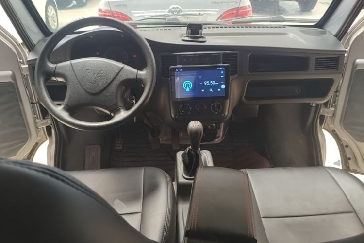Used Wuling Zhiguang 2020 1.2L Van Utility Model China VI Emission Standard 2 Seats LSI Center Console