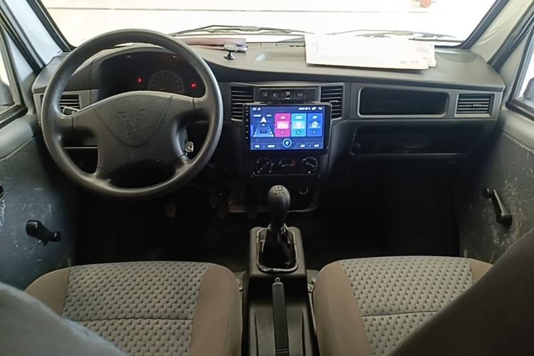 Used Wuling Zhiguang 2020 1.2L Van Utility Model China VI Emission Standard 5-Seater LSI Center Console