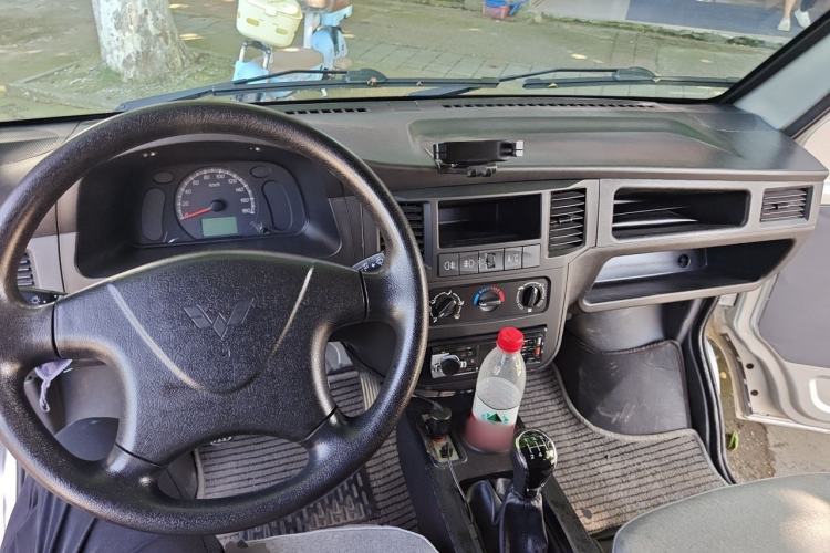 Used Wuling Zhiguang 2020 1.2L Practical Model China VI LSI Center Console