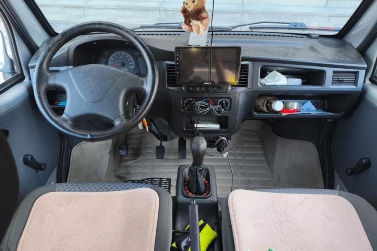 Used Wuling Zhiguang 2020 1.2L Practical Model China VI LSI Center Console