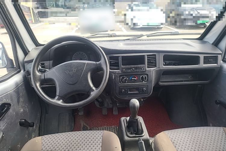 Used Wuling Zhiguang 2020 1.2L Practical Model China VI LSI Center Console