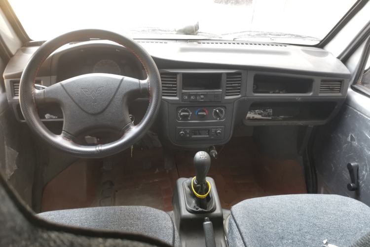 Used Wuling Zhiguang 2020 1.2L Practical Model China VI LSI Center Console