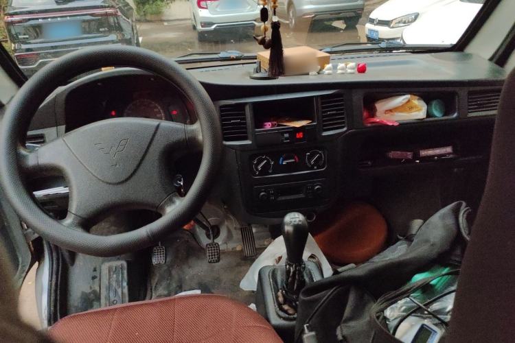 Used Wuling Zhiguang 2020 1.2L Practical Model China VI LSI Center Console